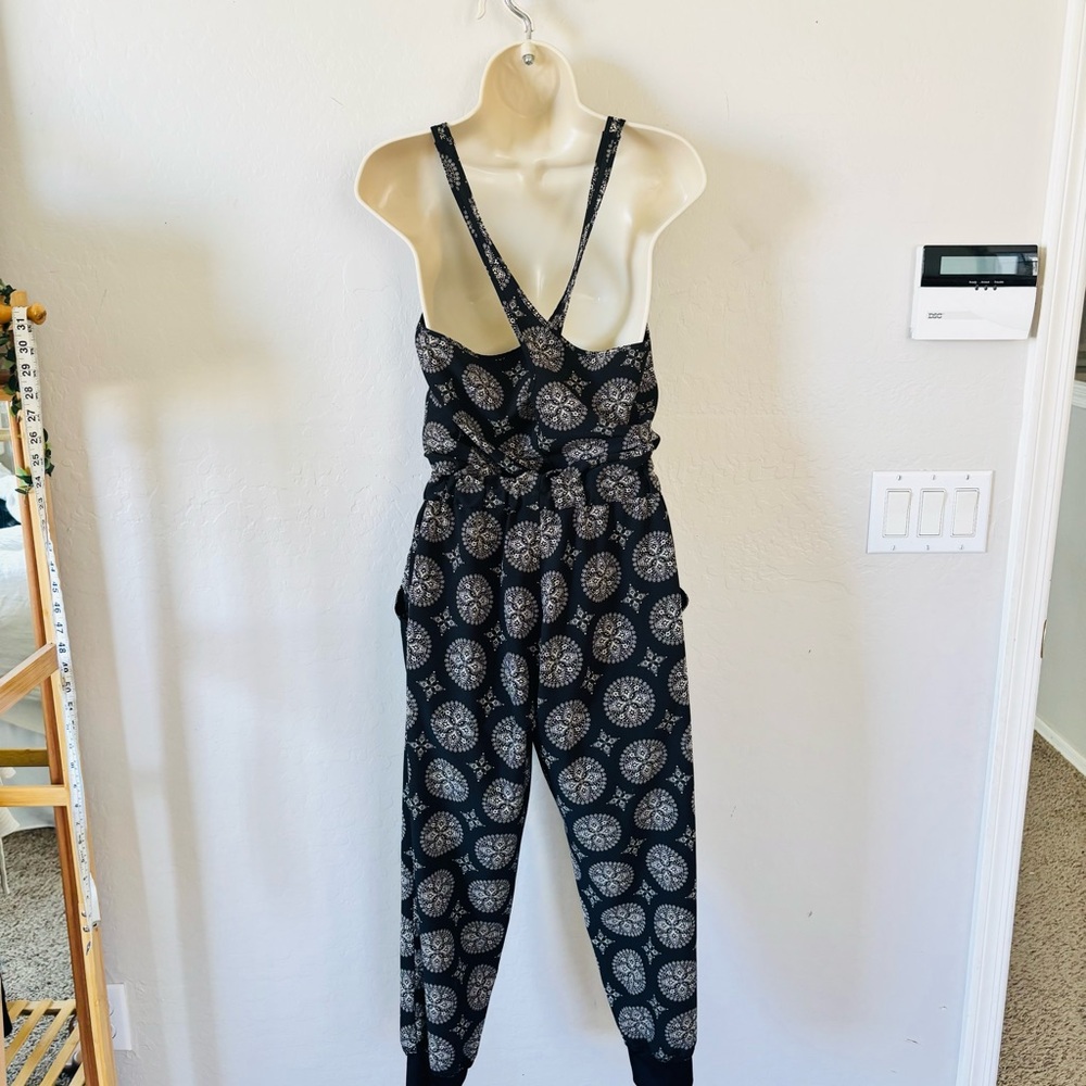 Aeropostale Black and Gray Jumpsuit with Tapered‎ Leg - Picture 7 of 12